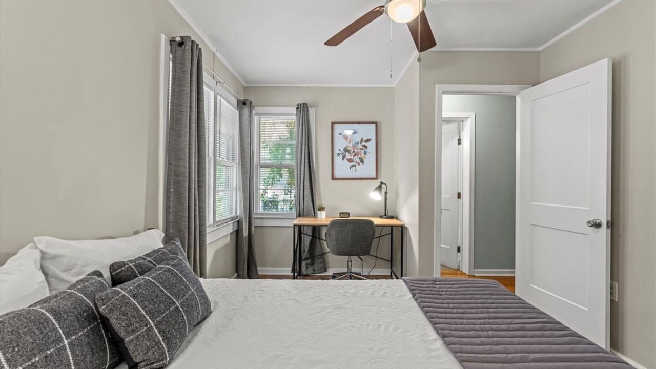 Photo of Bedroom in Historic District