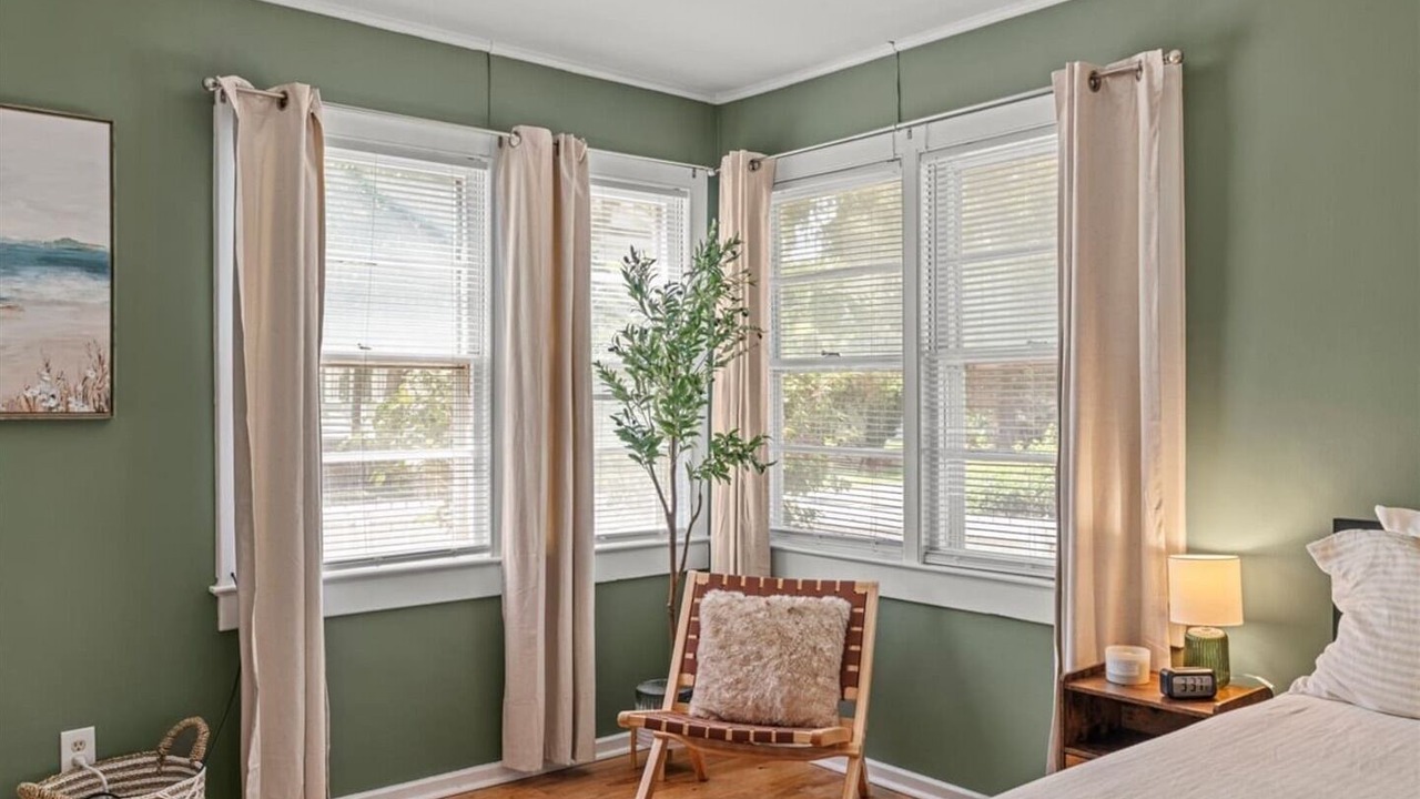 Photo of Bedroom in Historic District