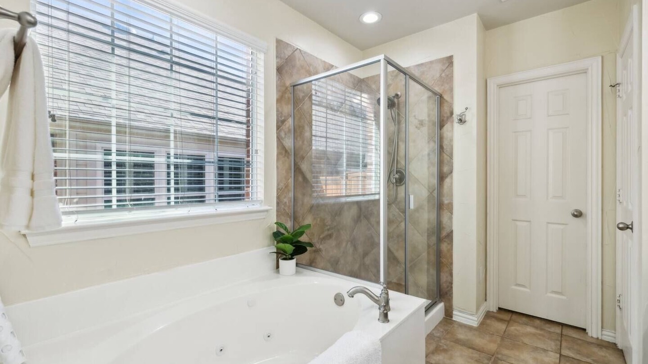 Photo of Bathroom in Lantana