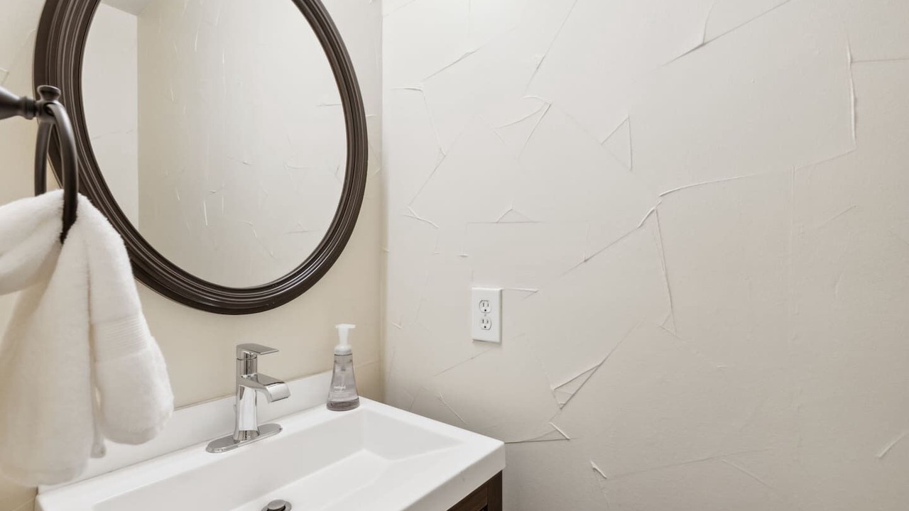 Photo of Bathroom in Lantana