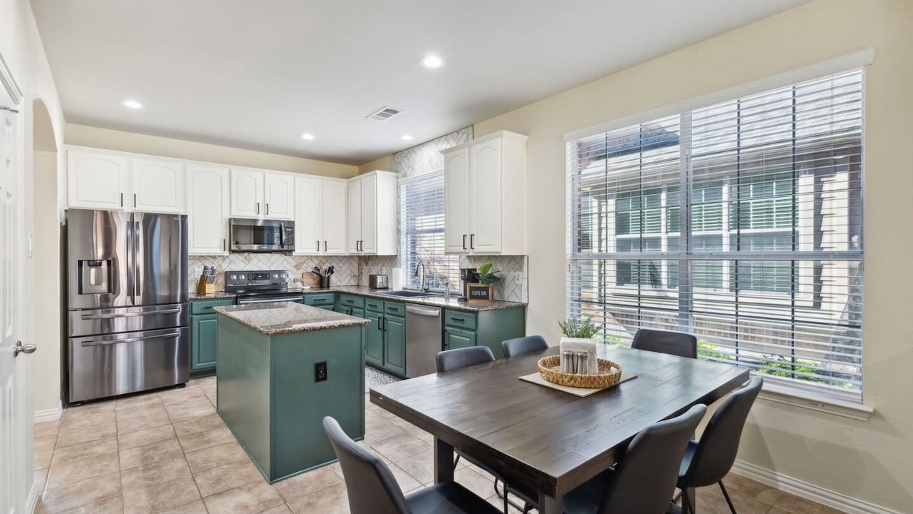 Photo of Kitchen in Lantana
