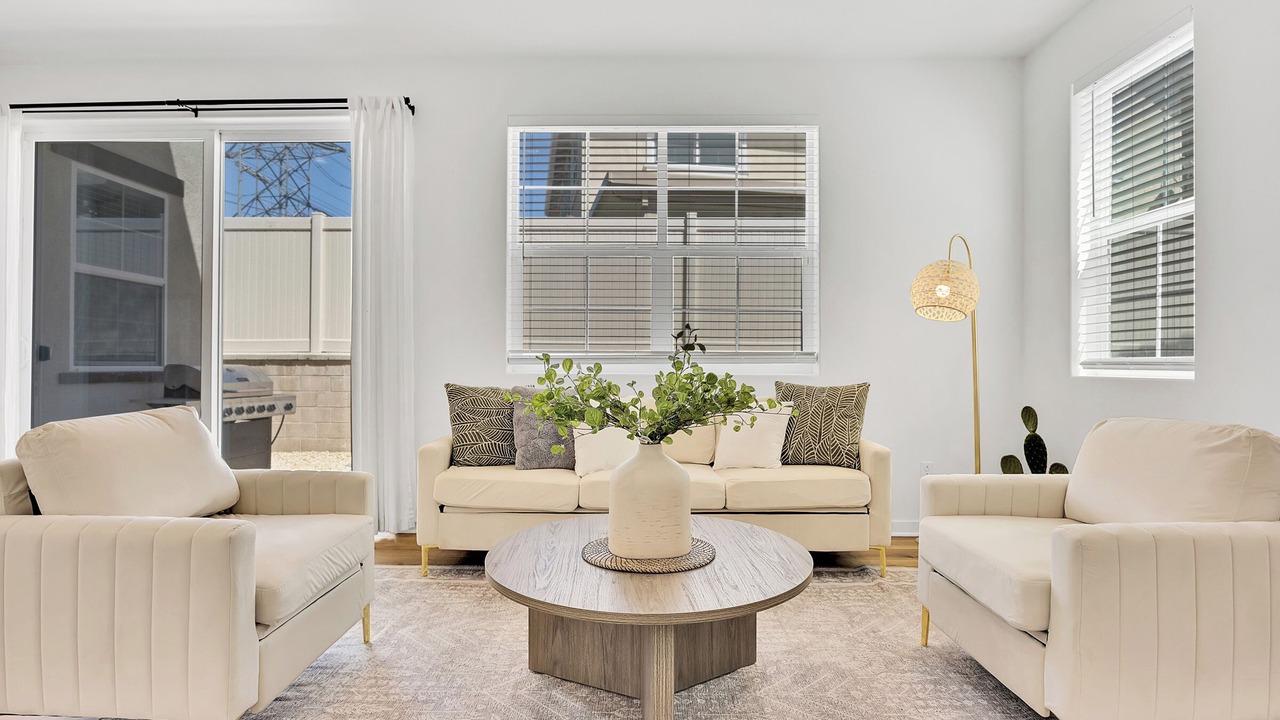 Photo of Livingroom in Eastvale Downs