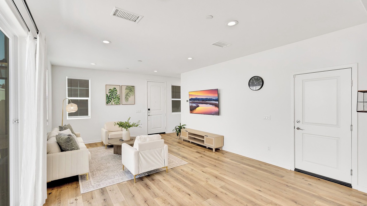 Photo of Livingroom in Eastvale Downs