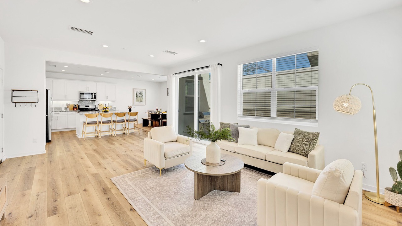 Photo of Livingroom in Eastvale Downs