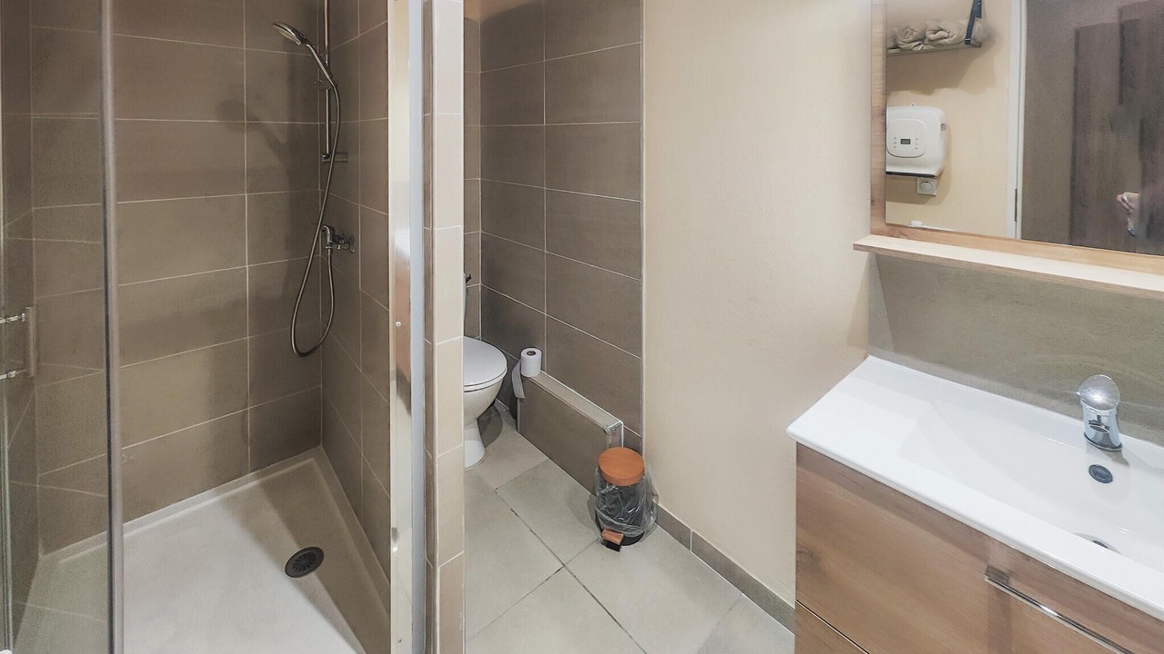 Photo of Bathroom in Saint-Chinian