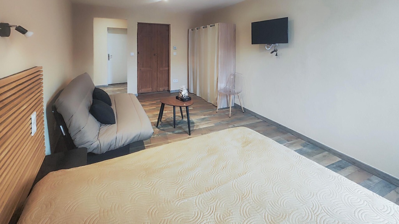 Photo of Bedroom in Saint-Chinian