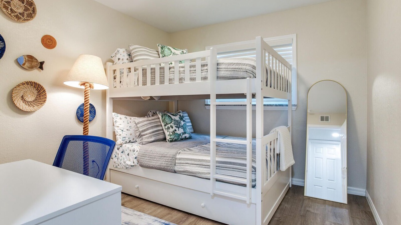 Photo of Bedroom in Tampa Shores