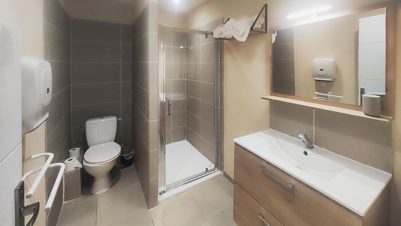 Photo of Bathroom in Saint-Chinian