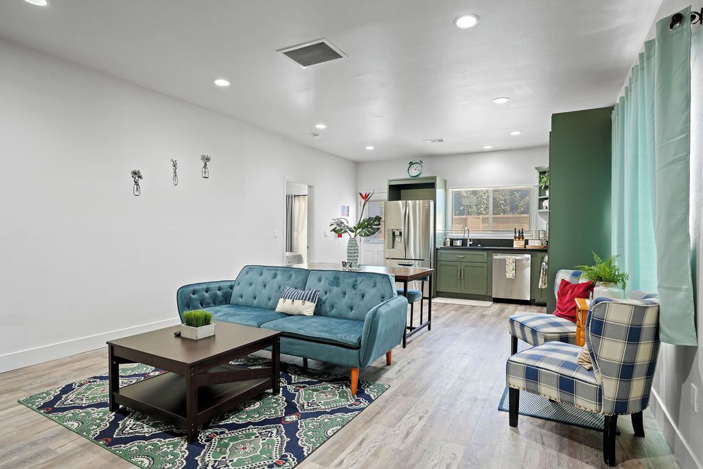 Photo of Livingroom in Creswell