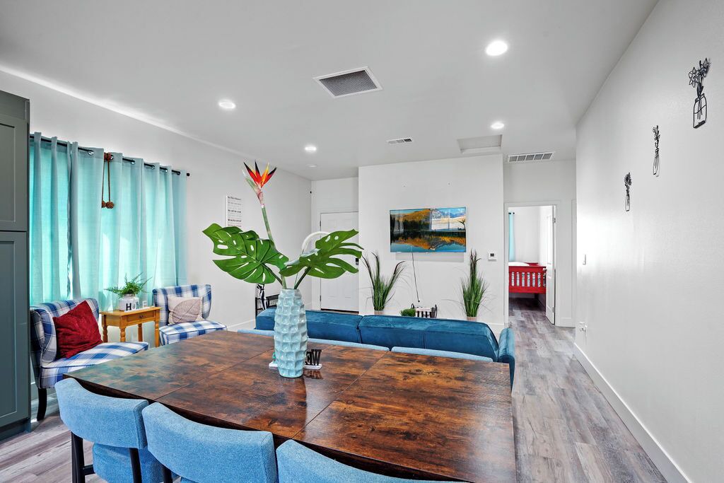 Photo of Others in Creswell