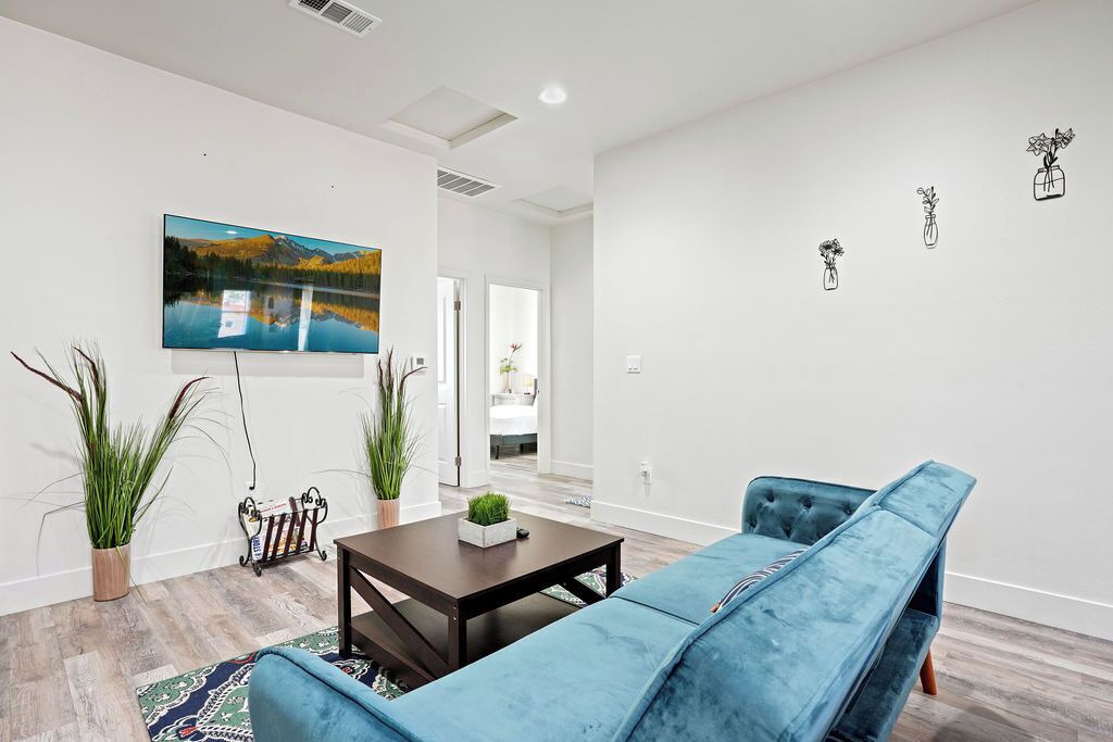 Photo of Livingroom in Creswell