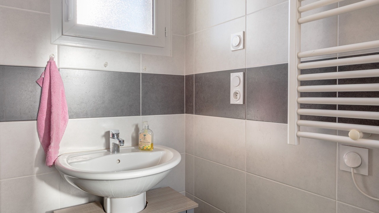 Photo of Bathroom in Saint-Georges-de-Pointindoux