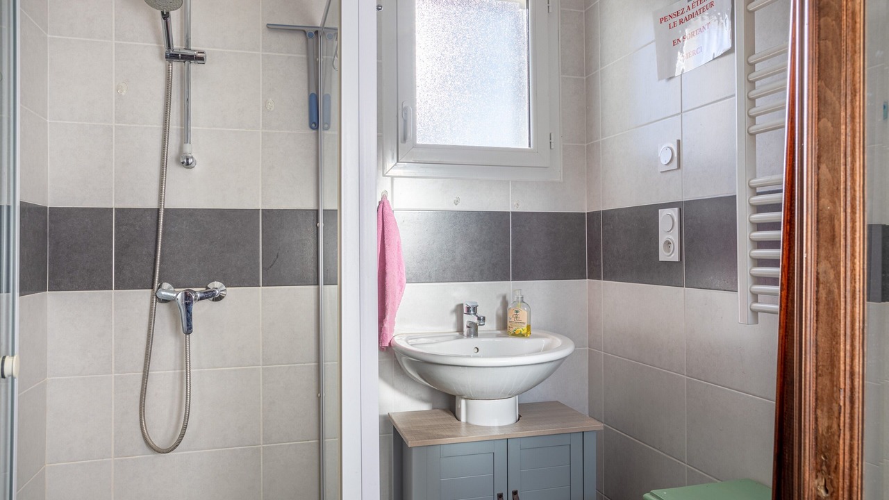 Photo of Bathroom in Saint-Georges-de-Pointindoux