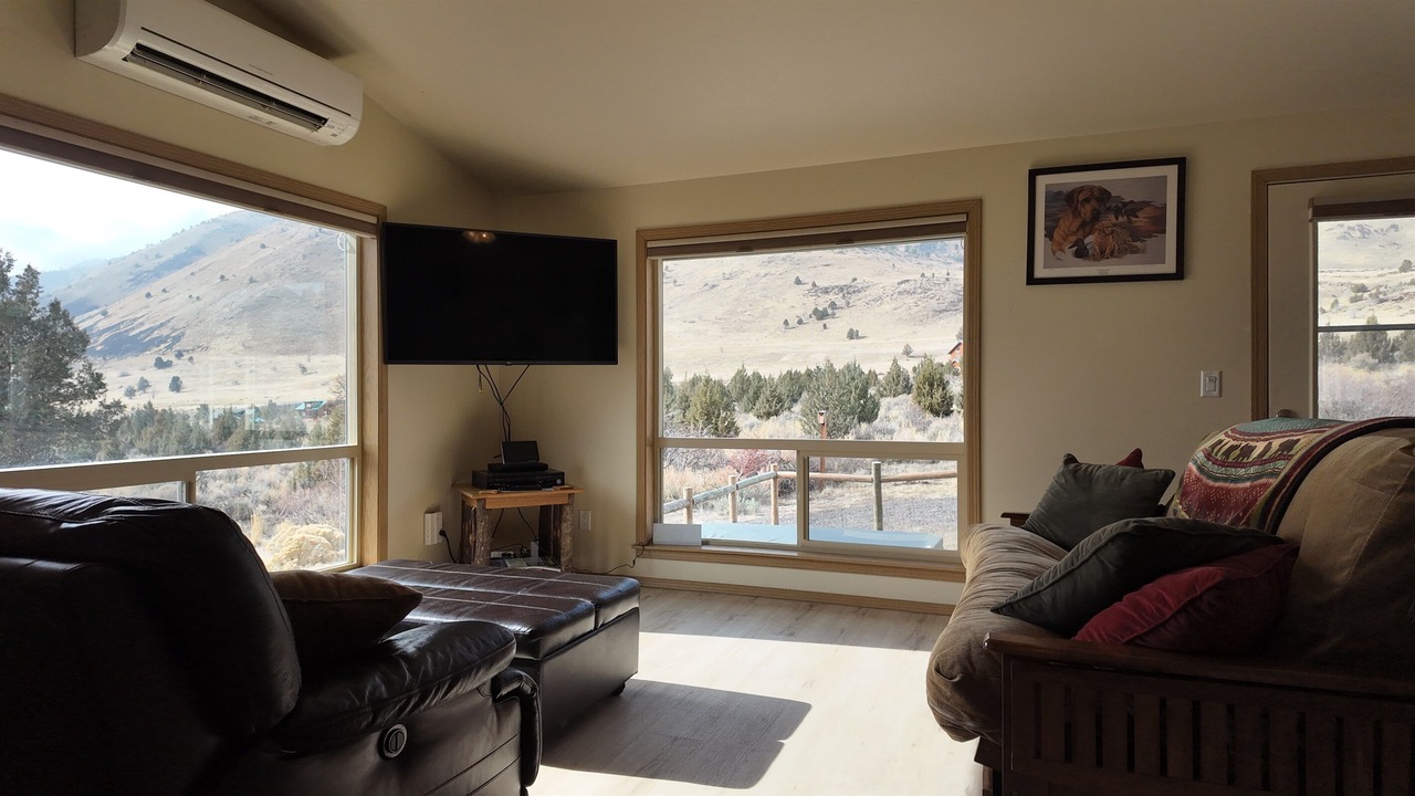 Photo of Bedroom in Summer Lake