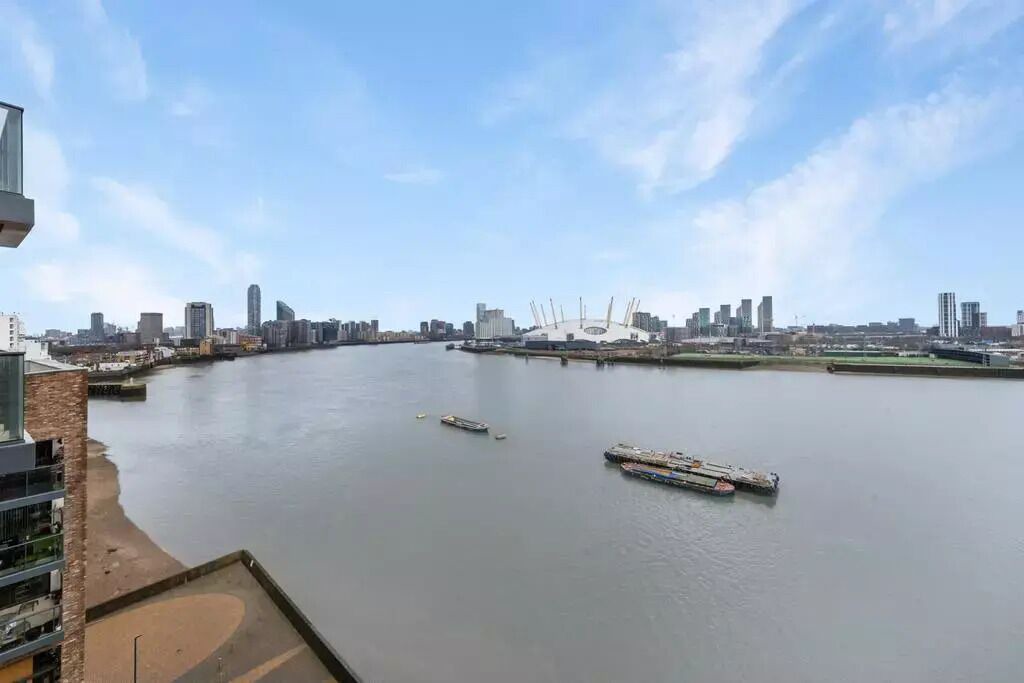 Photo of Others in Canary Wharf