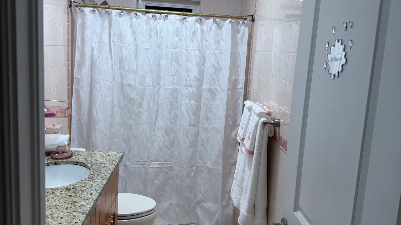 Photo of Bathroom in Sunrise