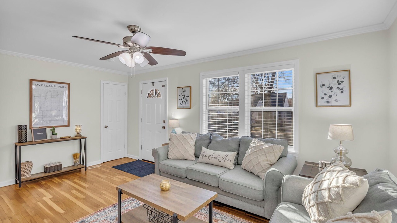 Photo of Livingroom in Overland Park