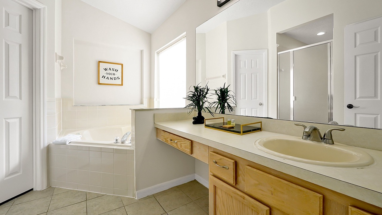Photo of Bathroom in Crystal Cove