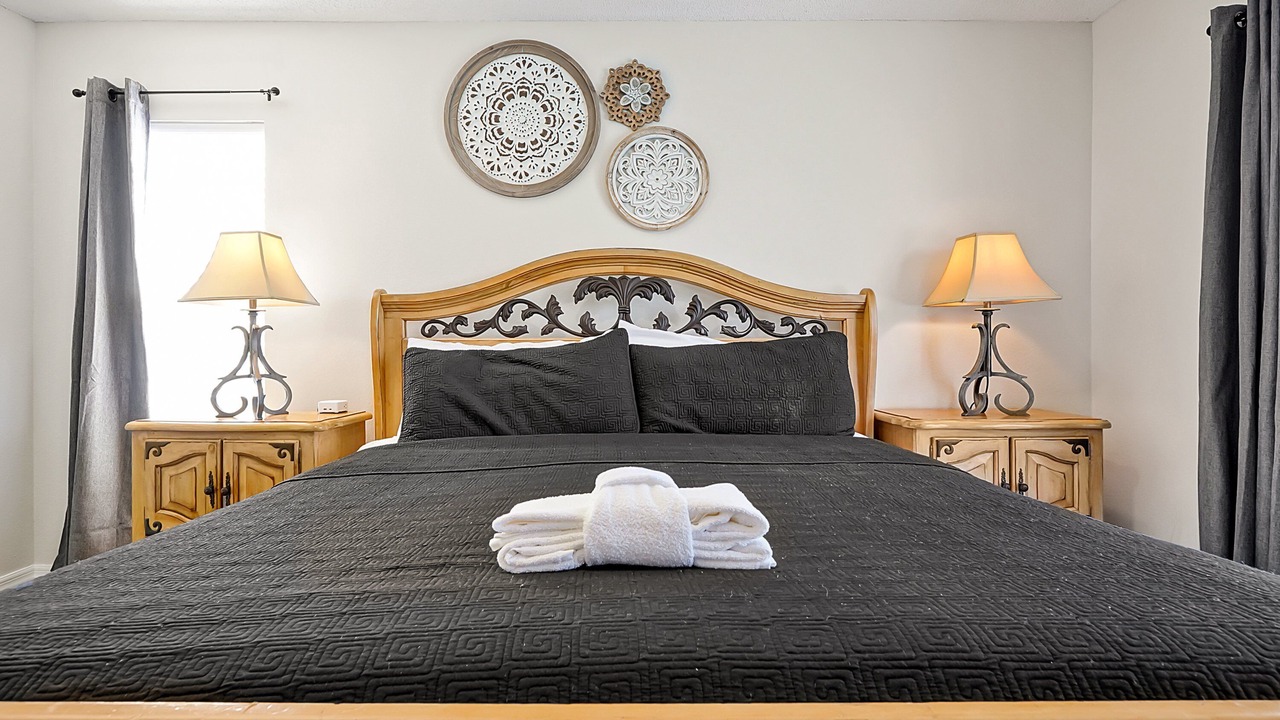 Photo of Bedroom in Crystal Cove