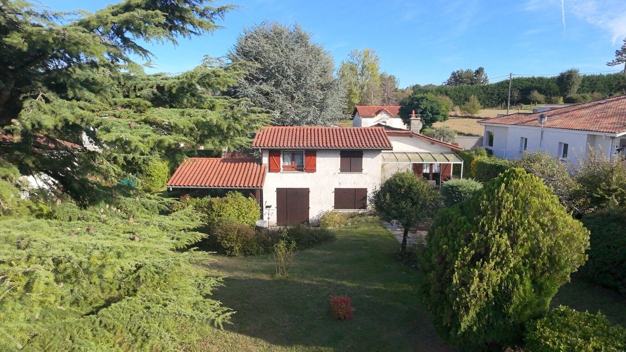 Photo of Outdoor in La Roche-Chalais