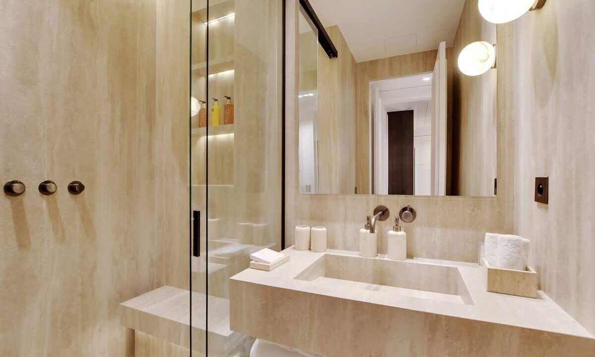 Photo of Bathroom in Notre-Dame-des-Champs