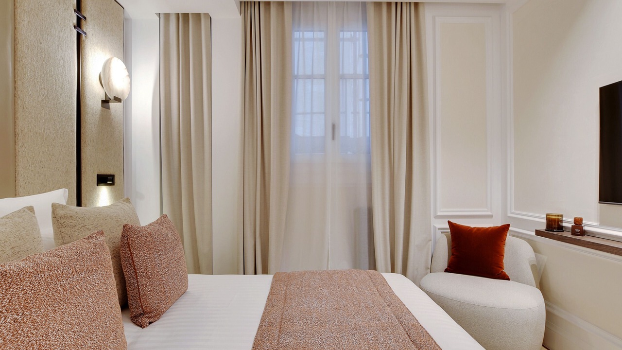 Photo of Bedroom in 6th Arrondissement