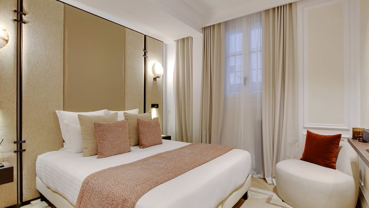 Photo of Bedroom in 6th Arrondissement