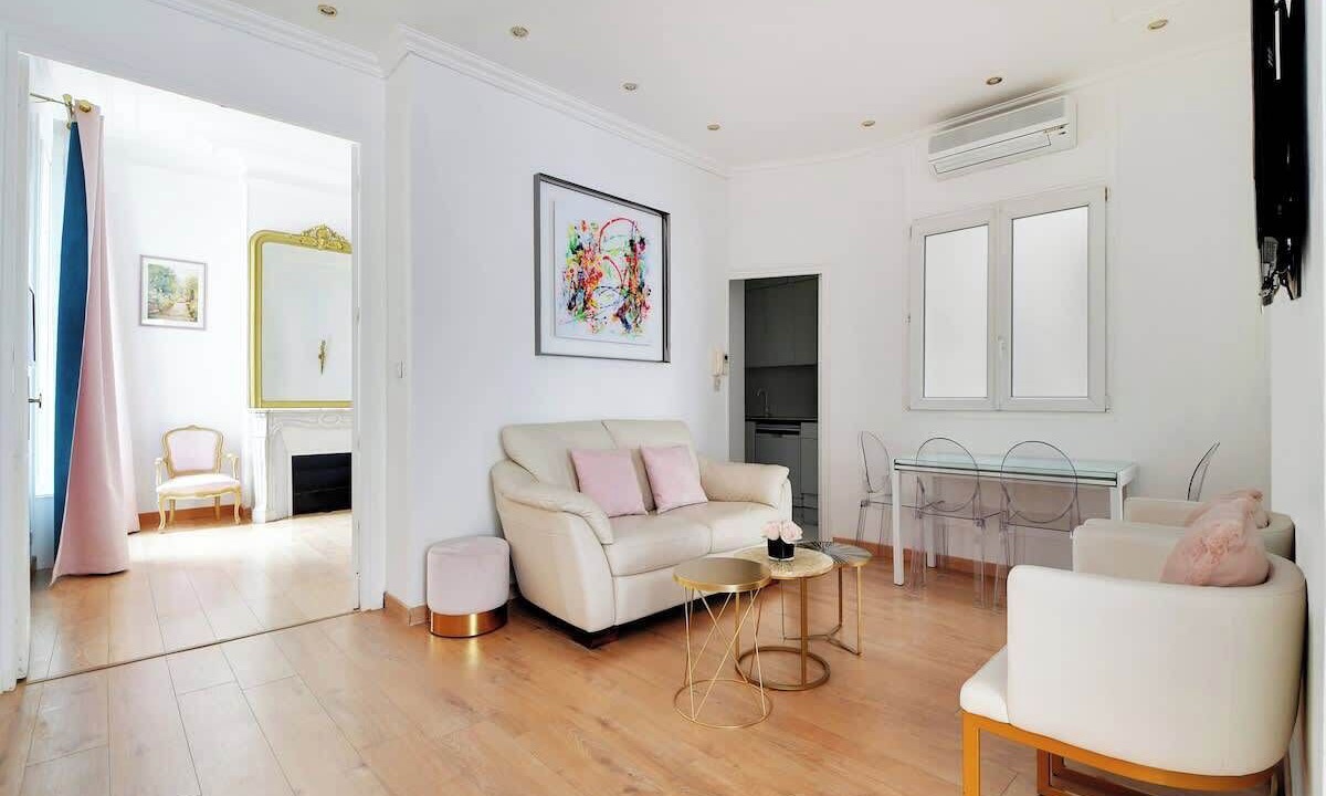 Photo of Livingroom in Quartier de la Folie-Mericourt