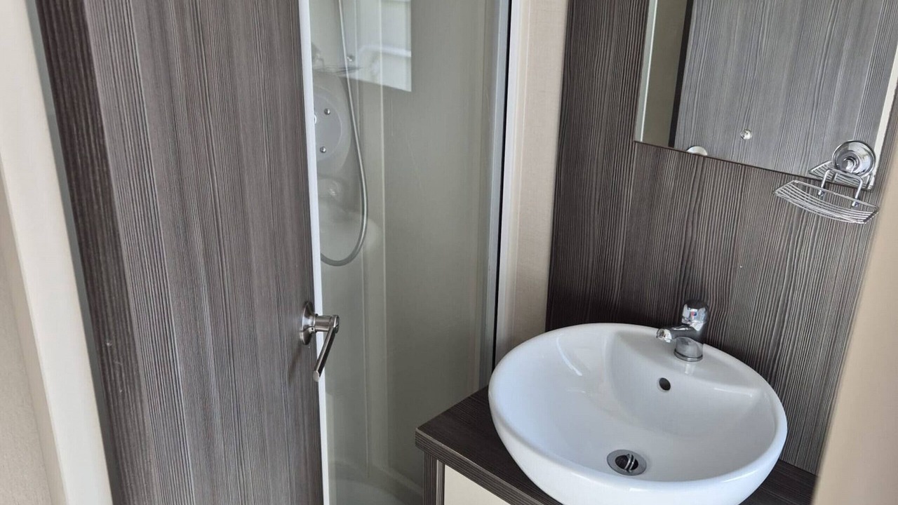Photo of Bathroom in Dymchurch