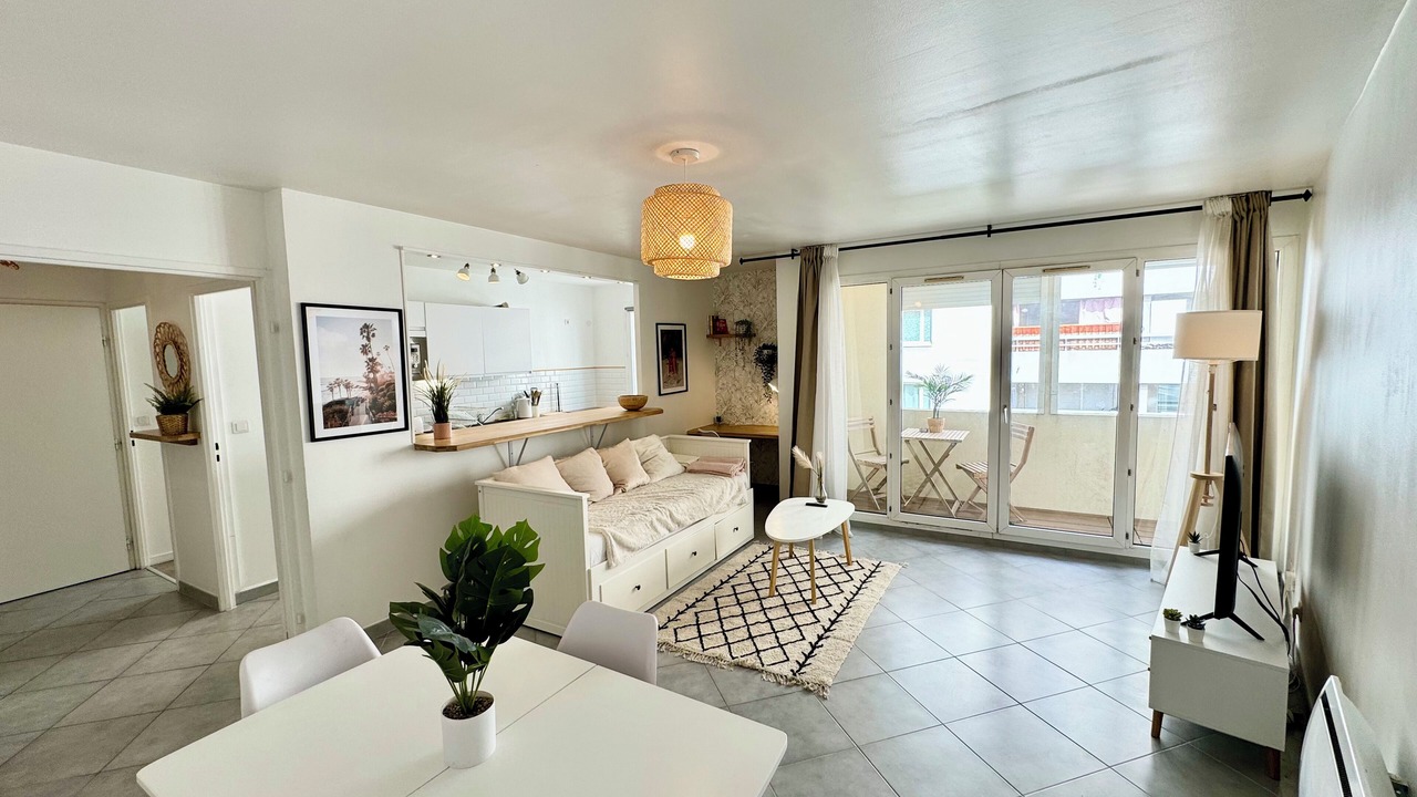 Photo of Livingroom in Zola - Pressense
