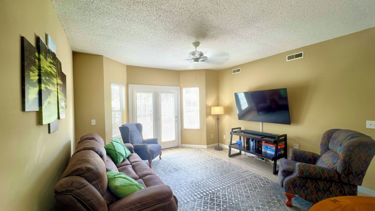 Photo of Livingroom in Red Hill