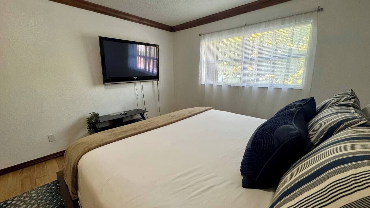 Photo of Bedroom in Coconut Creek