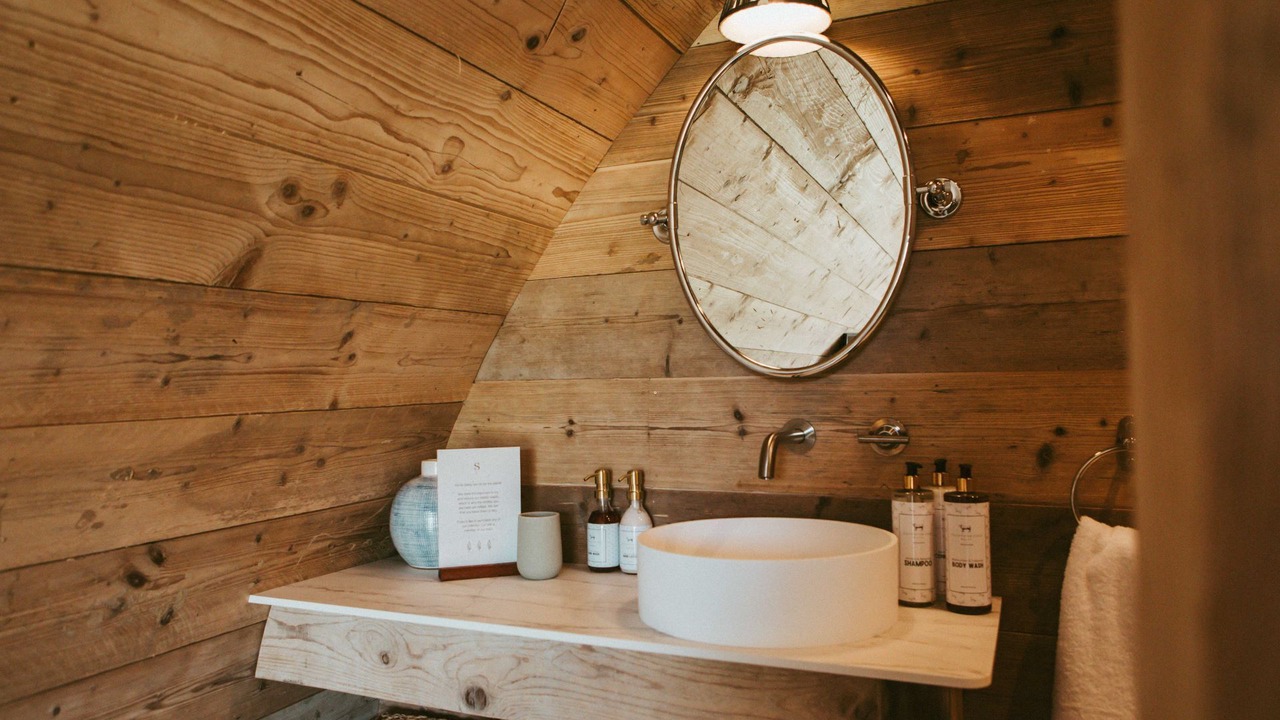 Photo of Bathroom in Mortimer West End