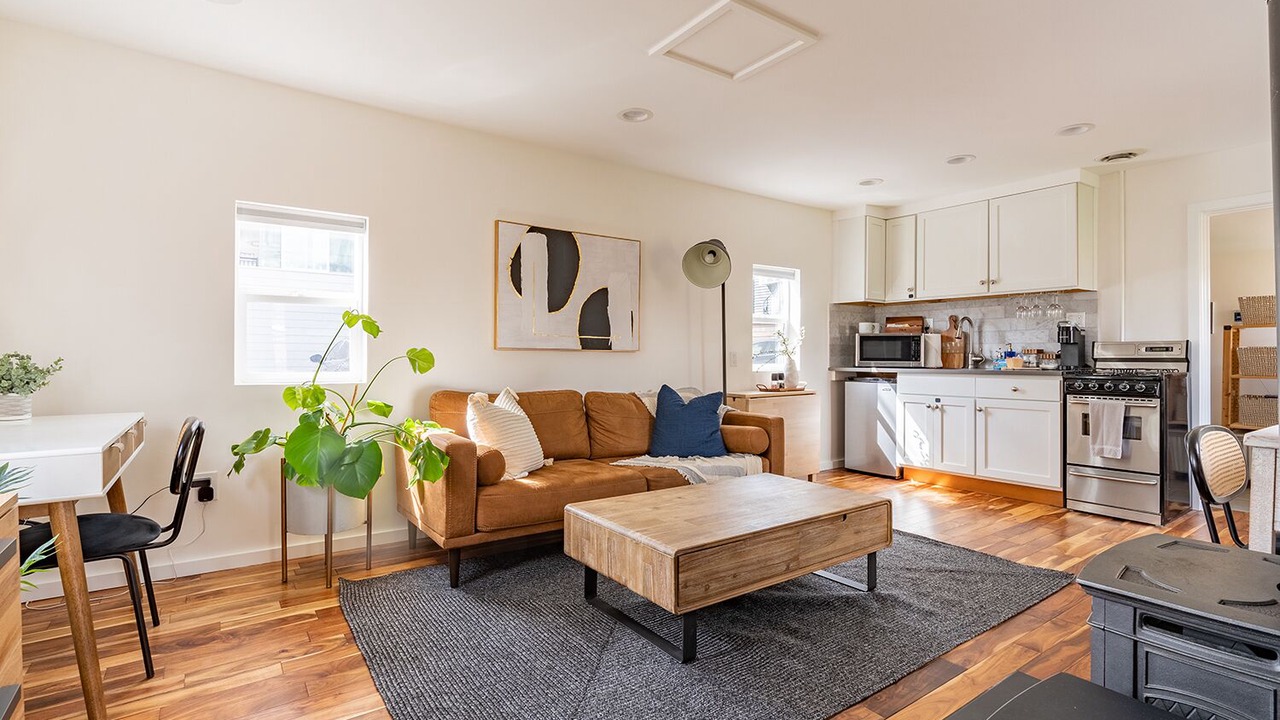 Photo of Livingroom in West Woodland