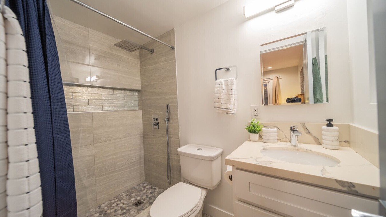 Photo of Bathroom in Vista