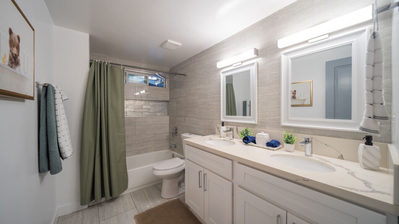 Photo of Bathroom in Vista