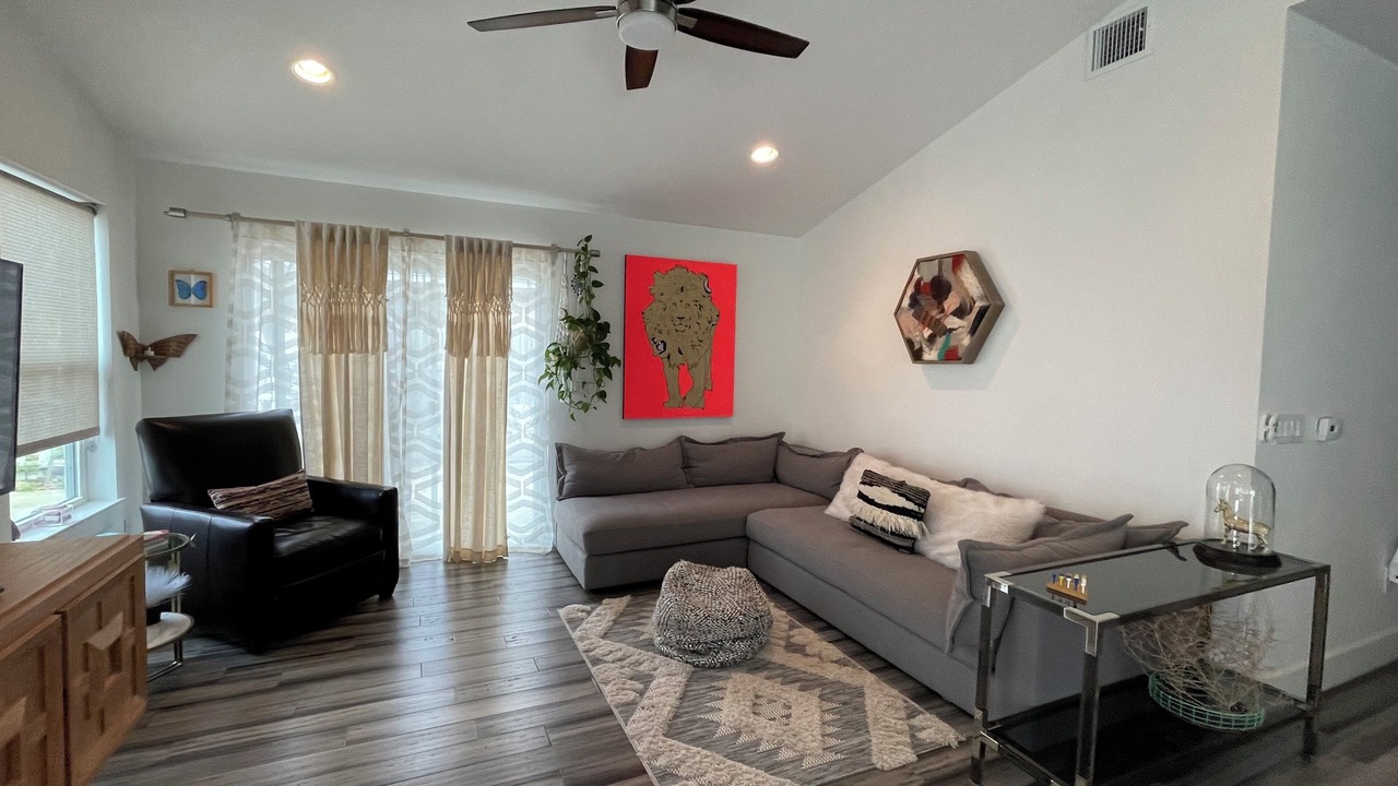 Photo of Livingroom in Central East Austin
