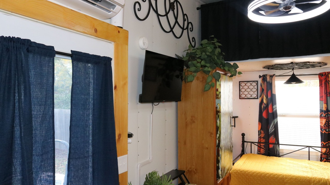 Photo of Bedroom in Oak Hill