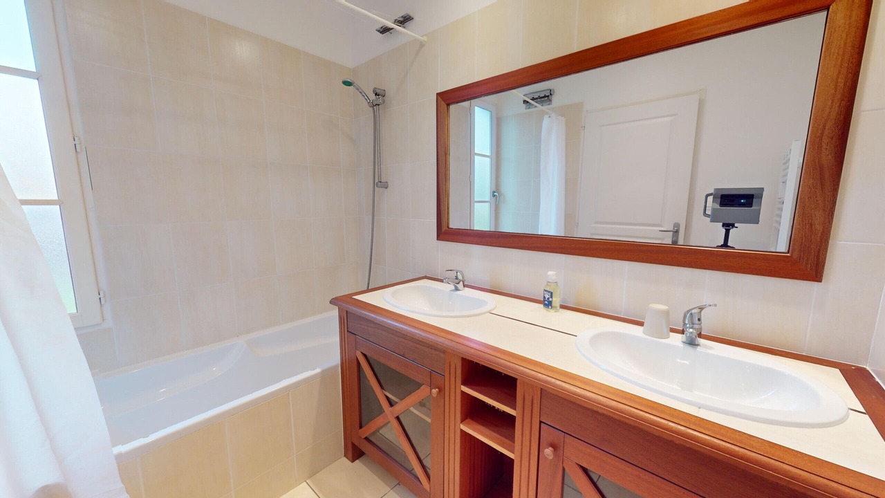 Photo of Bathroom in L'Aiguillon-sur-Vie