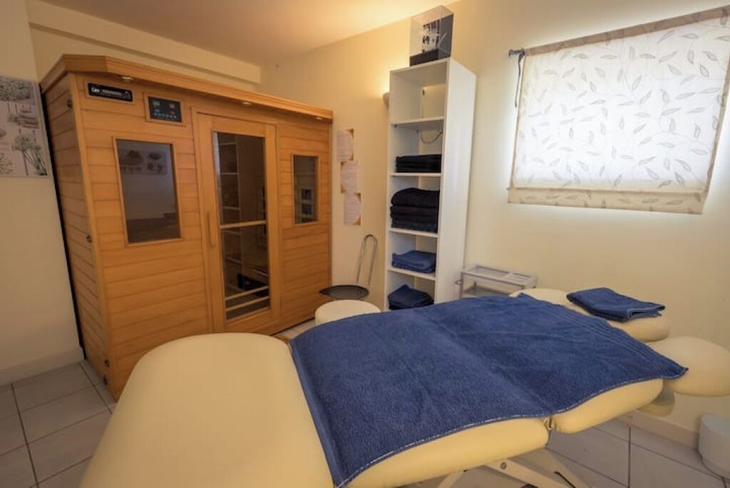 Photo of Others in Saires