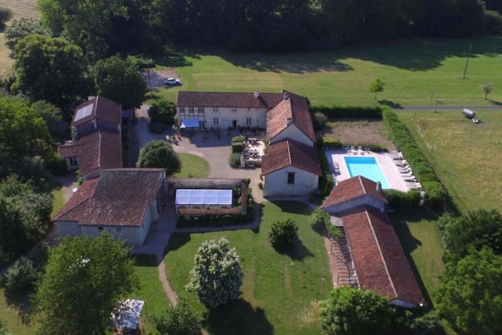 Photo of Outdoor in Saires