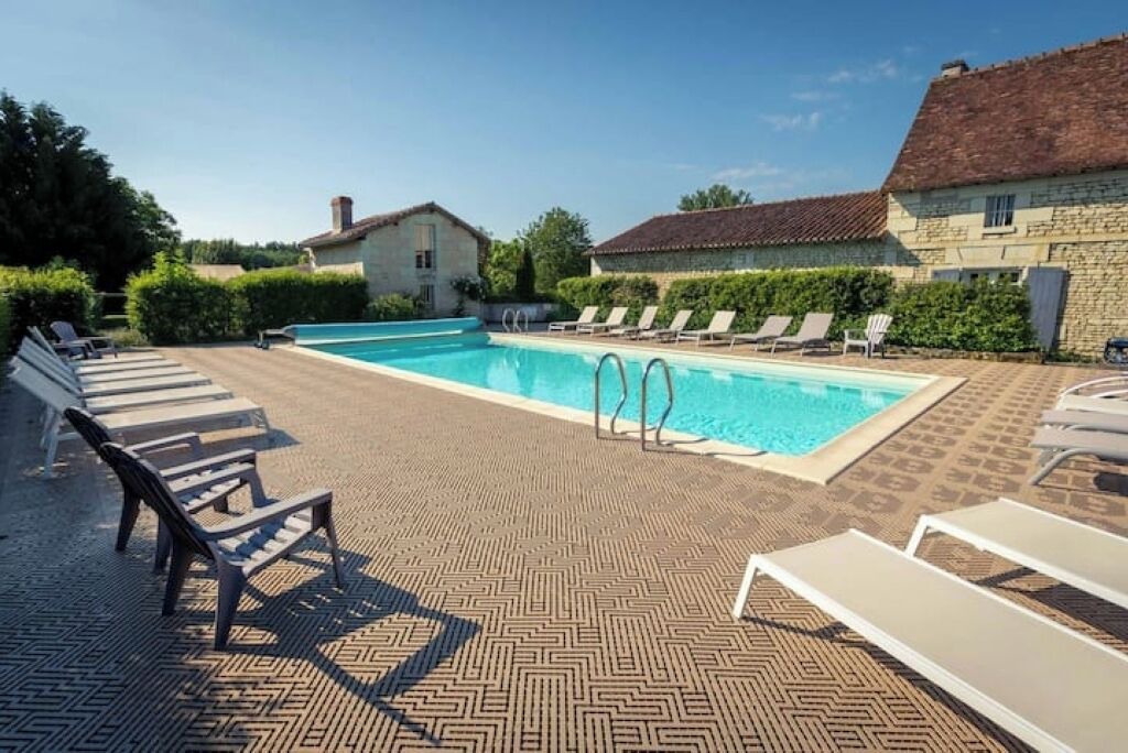 Photo of Outdoor in Saires