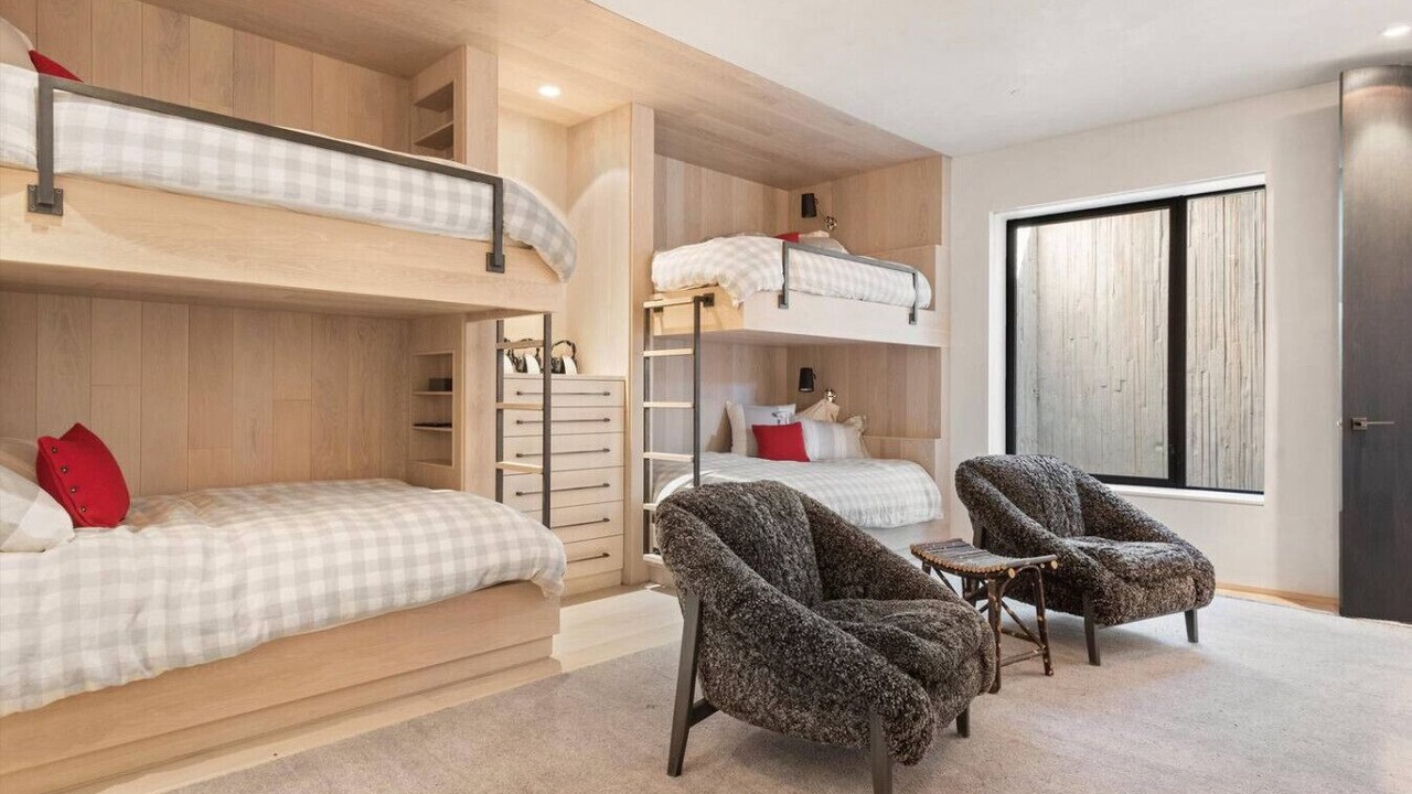 Photo of Bedroom in Red Mountain