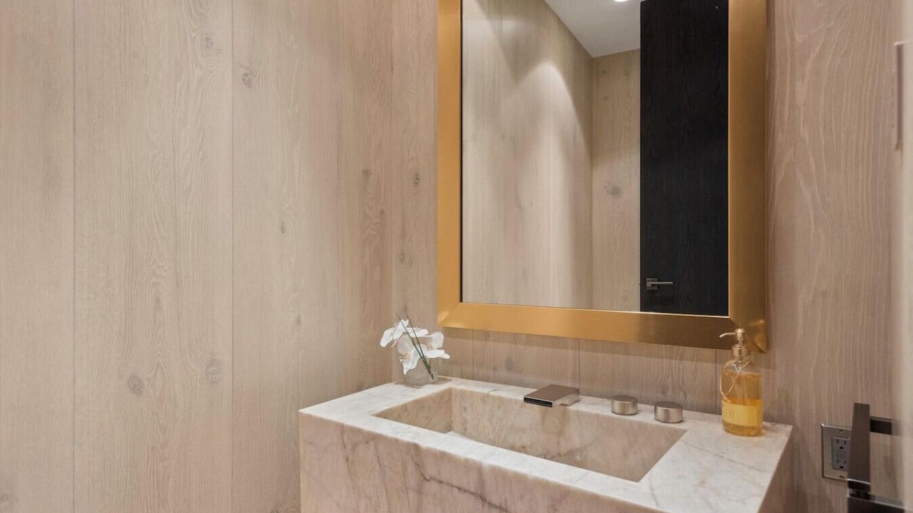 Photo of Bathroom in Red Mountain