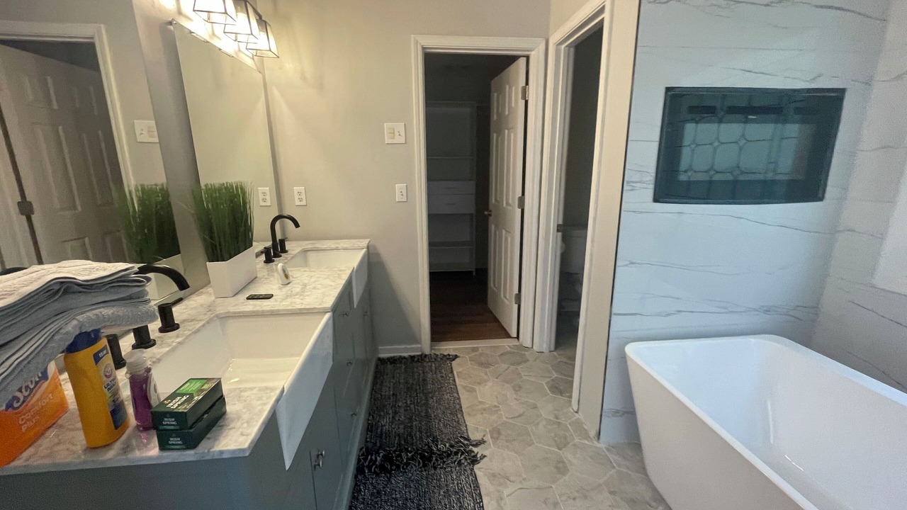 Photo of Bathroom in Suwanee