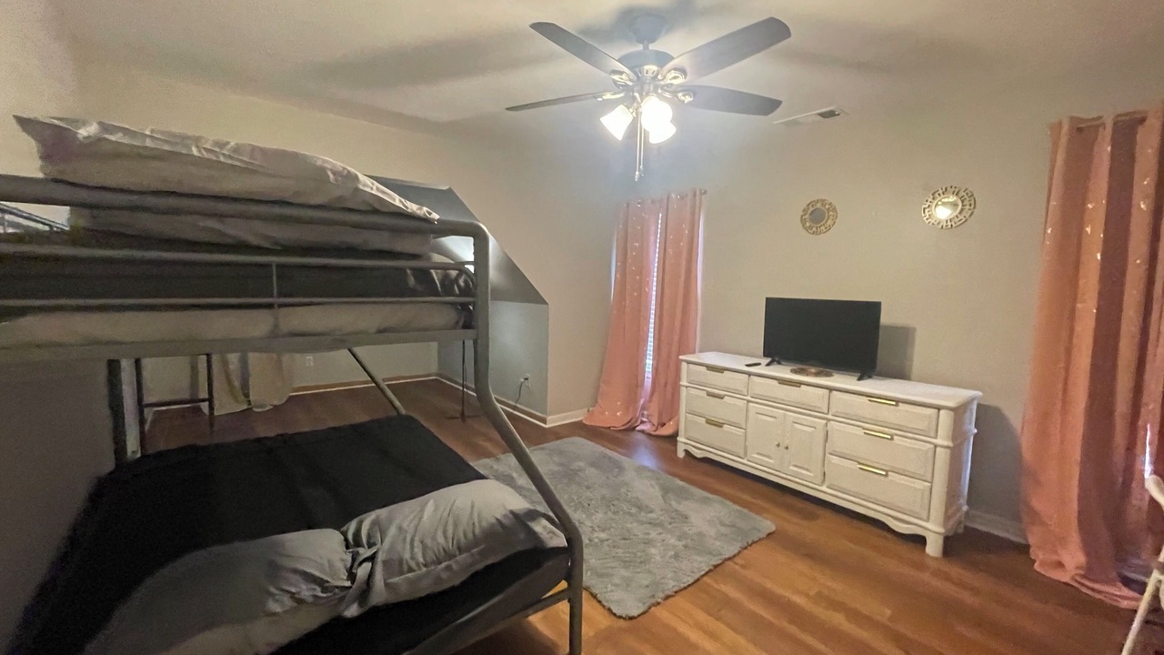 Photo of Bedroom in Suwanee