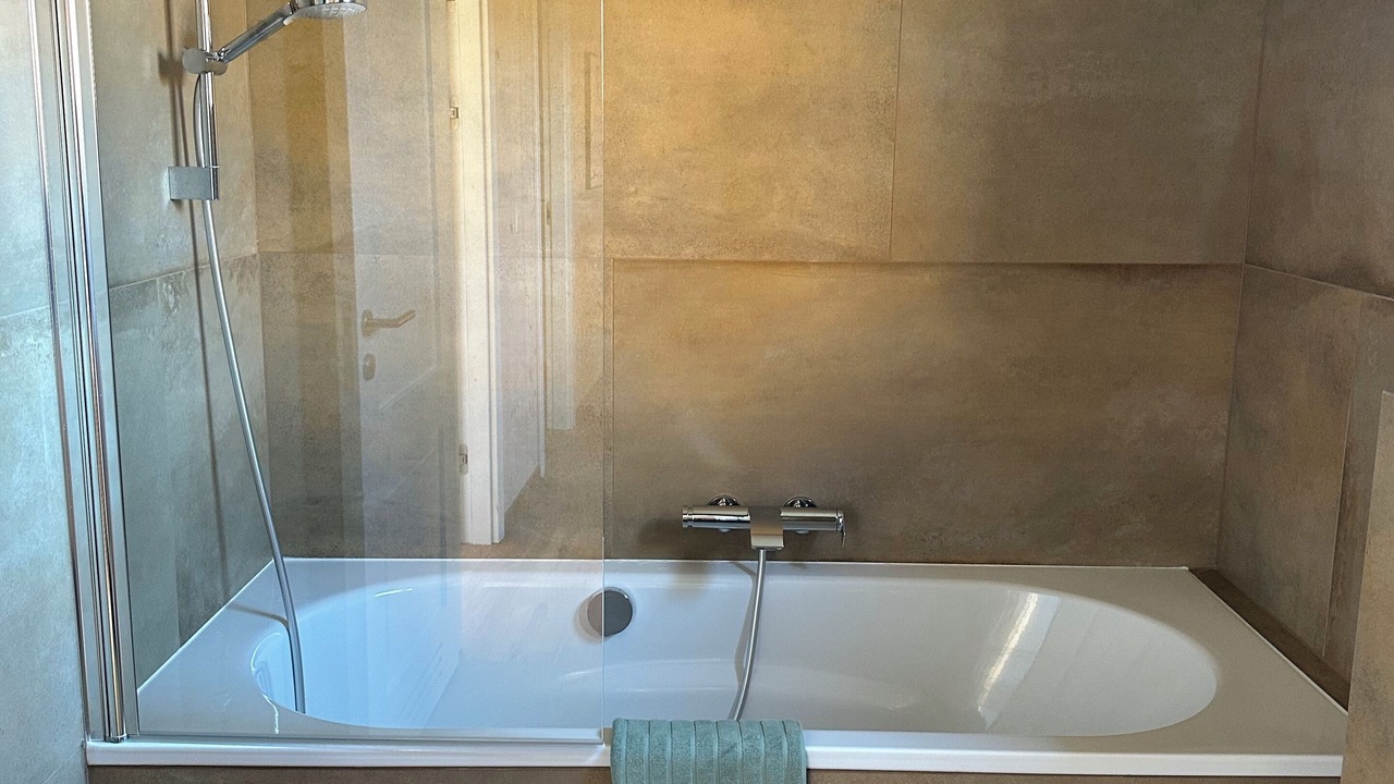 Photo of Bathroom in Lens