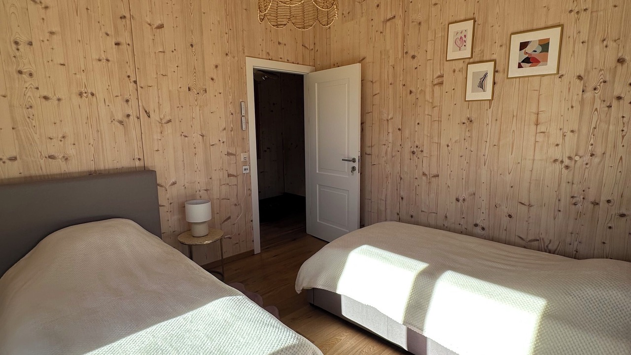 Photo of Bedroom in Lens