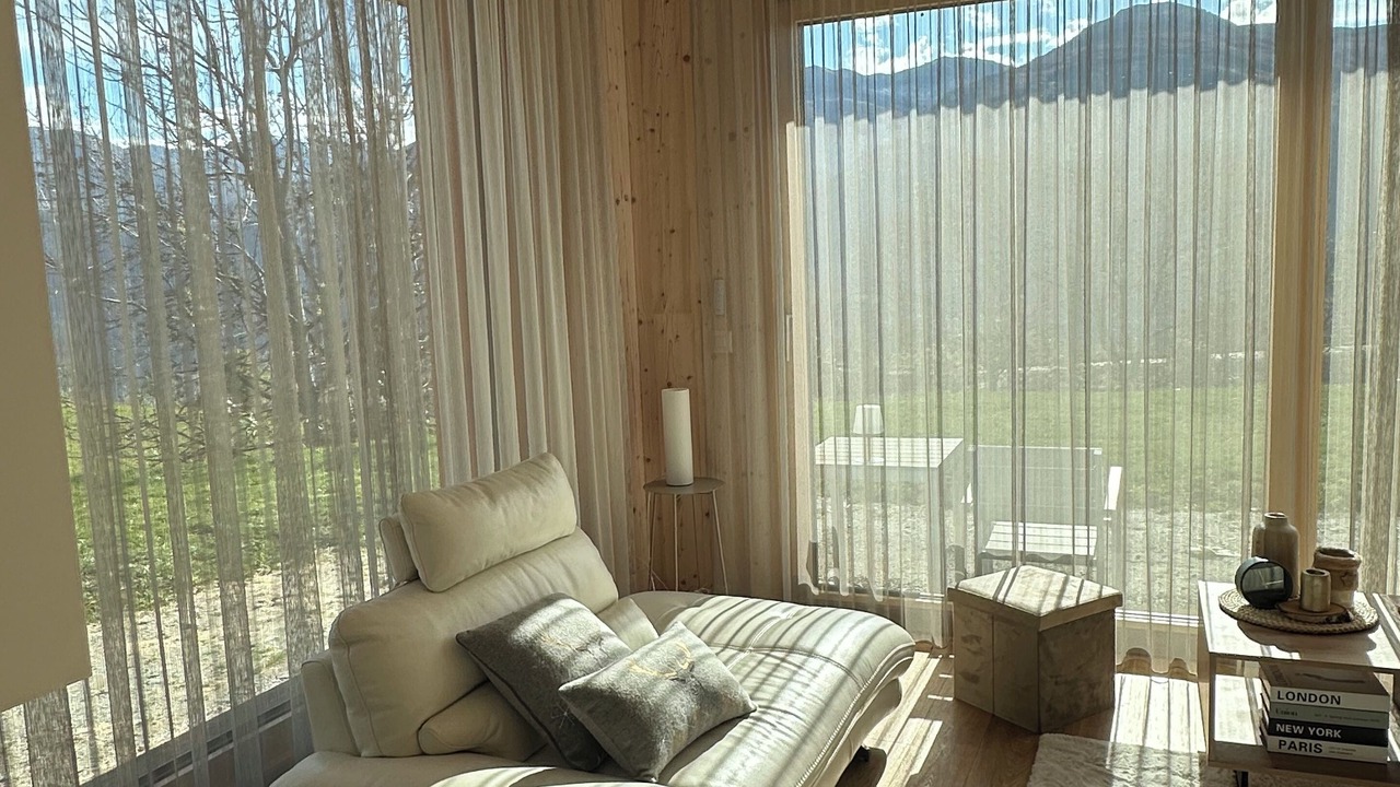 Photo of Livingroom in Lens