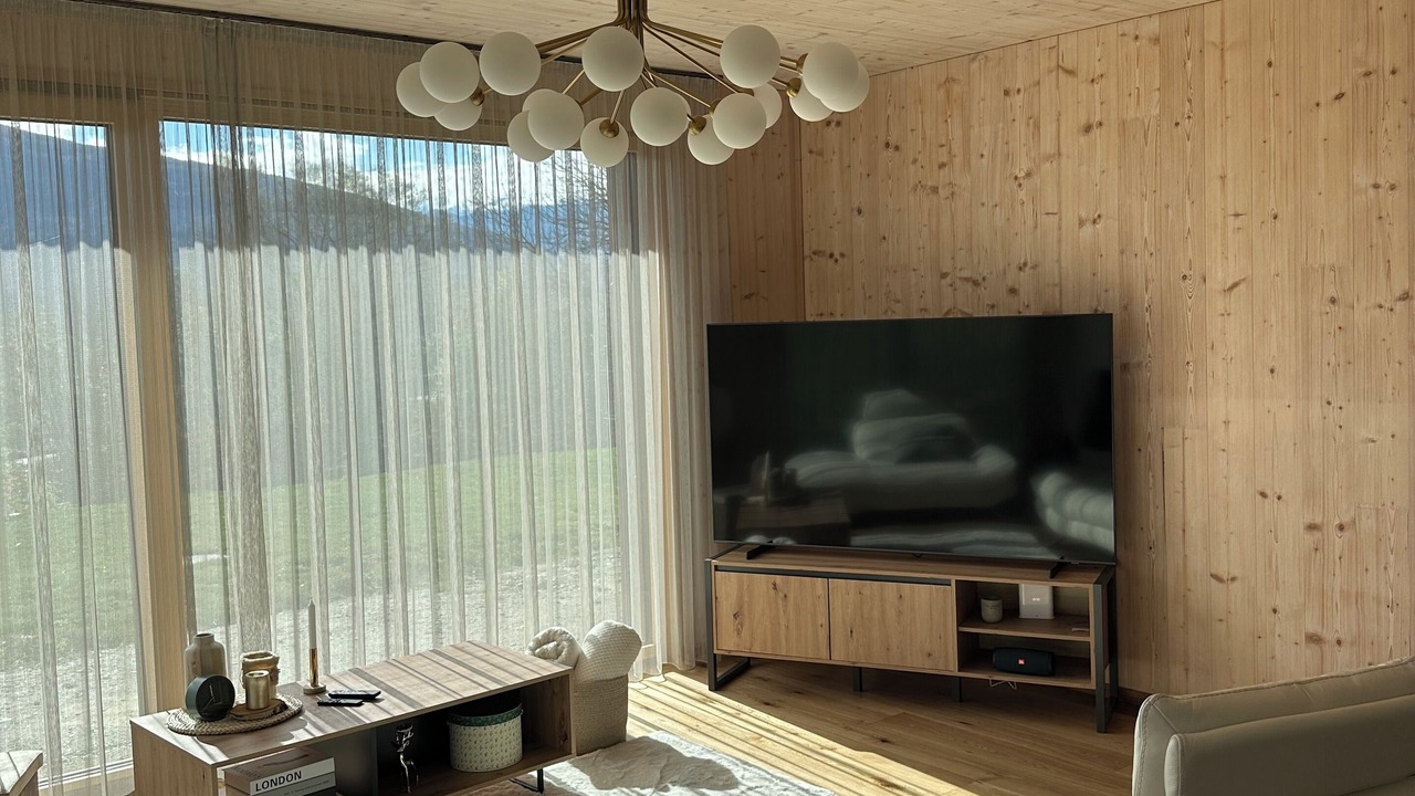 Photo of Livingroom in Lens
